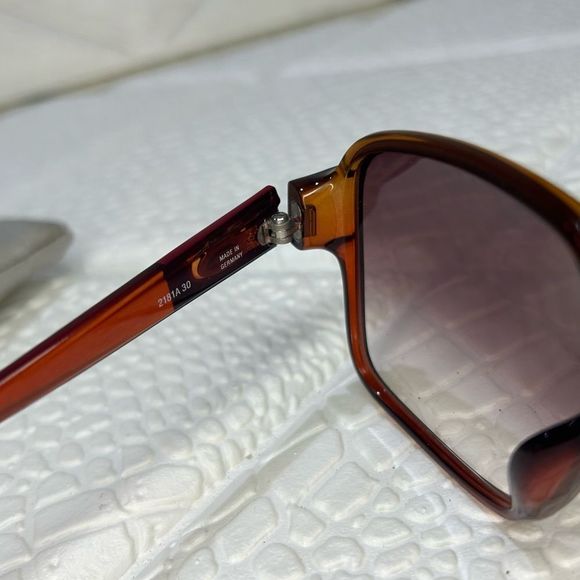 ONE DAY SALE Christian DiorโMonsieur Oversized Gradient Sunglasses - Picture 6 of 12